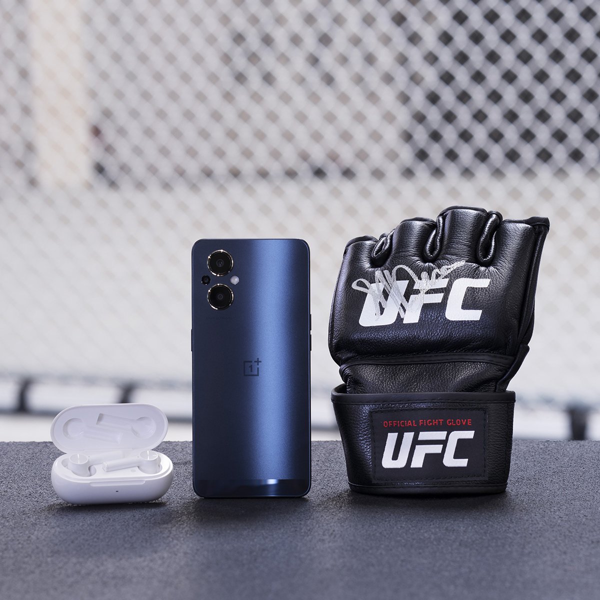 OnePlus_USA's tweet photo. 29 prizes. 14 winners this week.
Enter #20DaysOfGiveaways now for your shot at a @OnePlusUSA N20 smartphone and Mackenzie Dern autographed gloves as part of our VIP prize package.
➡️ https://t.co/CbntGIS2ee https://t.co/uaUd15cvlp