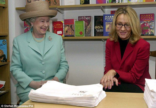 HPotterUniverse's tweet photo. The Queen’s reign lasted an astonishing 70 years, spending all of those years dedicated to public service.

Many of those we love so much in the Wizarding World were able to meet her. Pictured with her below are Alan Rickman, Maggie Smith, Helena Bonham-Carter, and J.K. Rowling. https://t.co/B2Qsnb21Na