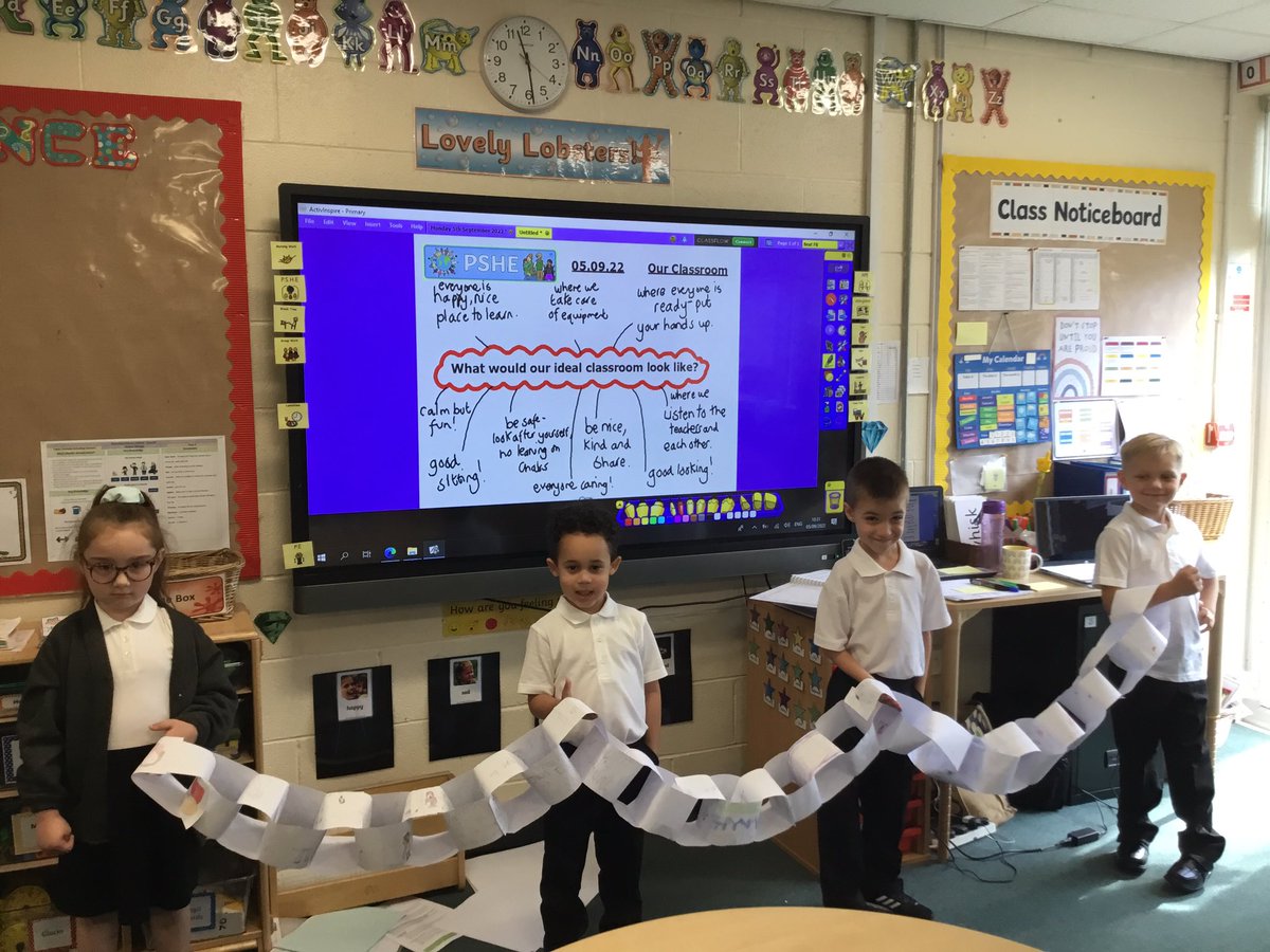BoarshawP's tweet photo. Year 2 Lobsters have been thinking about what their ideal classroom would look like, taking into account what it means to be Boarshaw Brilliant. We all made pledges of how we would contribute towards this, joining them up to make our class chain❤️ #pshe #welcomeback #classrules https://t.co/UNKLYllTpX
