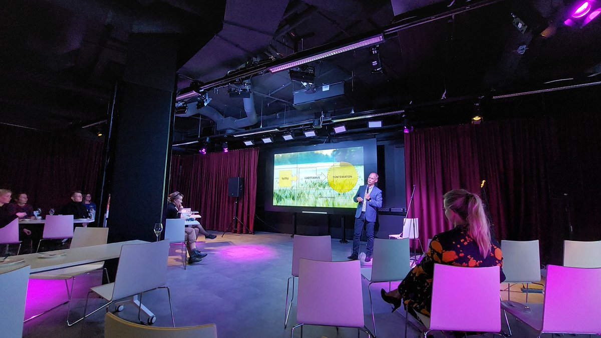 Celebrating 10+ years of <a href="/tre_hubs/">HUBS</a> #entrepreneurship education, activities @TampereUni &amp; @TAMK_UAS. I'm proud to be one of us starting this, we at Hervanta campus (Talli opening 6.10.2011). Excellent party, happy to meet you folks after long time 🤩!