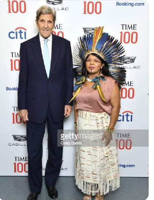 Digas com que império andas que te direi quem és