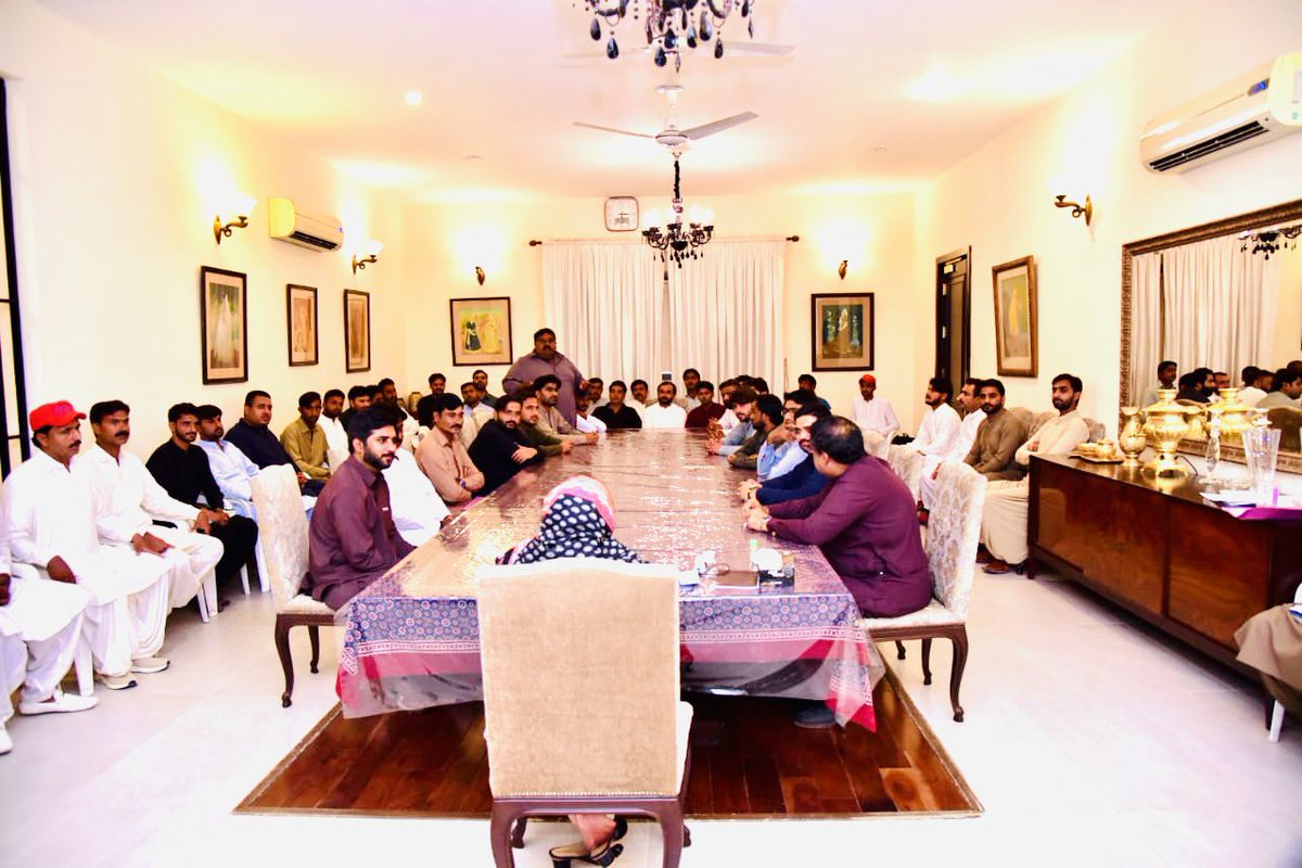 mehran_narejo's tweet photo. PYO Larkana meeting chaired by Madam @FaryalTalpurPk Sahiba. She greatly appreciated PYO role in ongoing flood relief activities &amp; reassured that SindhGovt will not abandon our ppl in these challenging times. Maximum resources are deployed across the sindh to help flood victims. https://t.co/vAP2uq2kJP