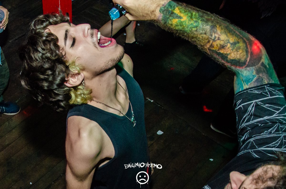 bailinhoemo's tweet photo. Nossa próxima edição já tá chegando, então salva a data ai pra não perder: 24/09 🤘🤘

Estamos no lote único, se esse esgotar não tem mais, hein?!

#bailinhoemo #emo #festa #campinas https://t.co/eYeXBAyaSV
