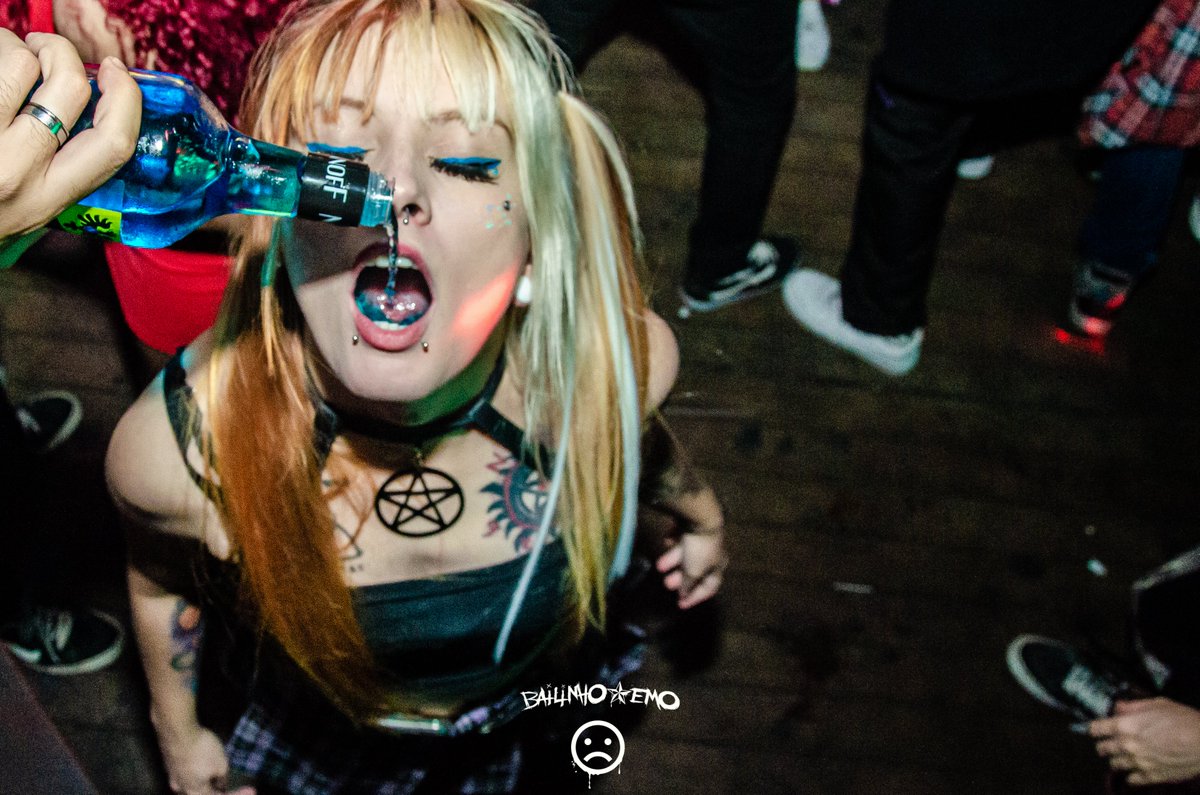 bailinhoemo's tweet photo. Nossa próxima edição já tá chegando, então salva a data ai pra não perder: 24/09 🤘🤘

Estamos no lote único, se esse esgotar não tem mais, hein?!

#bailinhoemo #emo #festa #campinas https://t.co/eYeXBAyaSV