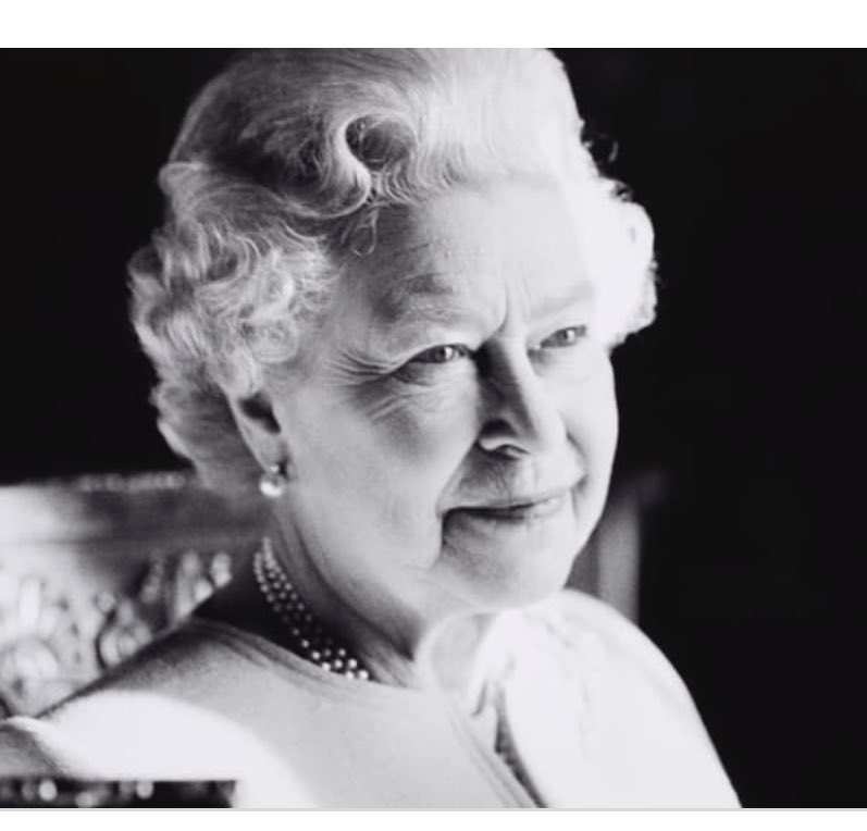 BillingeJuniors's tweet photo. Billinge Juniors are saddened deeply to hear of the passing of Her Majesty The Queen, Elizabeth II. 

Our condolences are with The Royal Family who are in our thoughts and prayers. https://t.co/jEaIs37t22