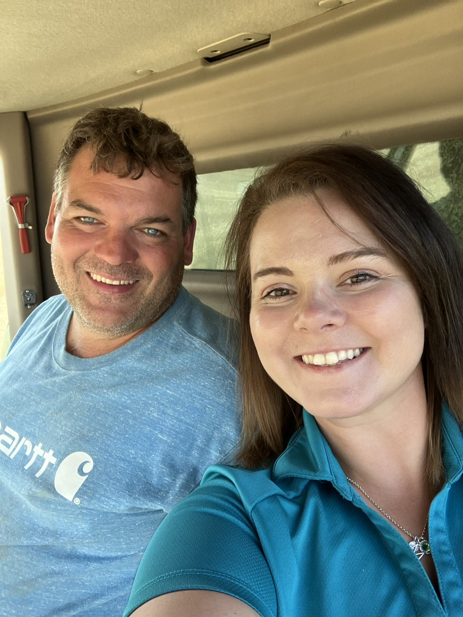 AllianceSeed's tweet photo. It’s been a great day connecting with Alliance Seed grower @jodygerrard near Elphinstone, MB. Taking full advantage of a combine ride & seeing our #AACRedberry coming of the field. #AACLeRoyVB is next to come off. #seedseedseed https://t.co/i1fzuu89fw