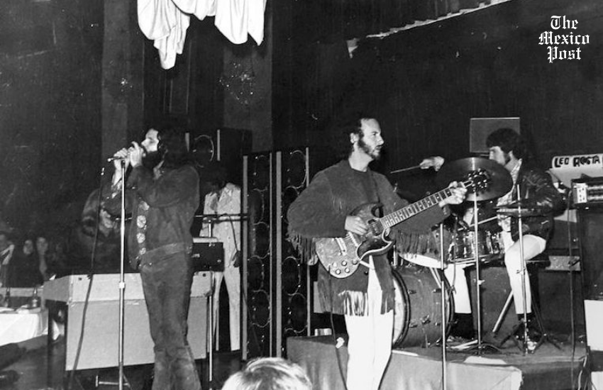 MexicoPost's tweet photo. 🇲🇽 EL GRAN VIAJE DE JIM MORRISON POR MÉXICO EN 1969
En 1969, J#imMorisson y los integrantes de #TheDoors, visitaron la #CDMX, esto en el marco de presentación de su disco #SoftParade. Durante su estadía visitaron Chapultepec, Teotihuacan, mercados y otros puntos de interés. https://t.co/mS3vjBdM7p