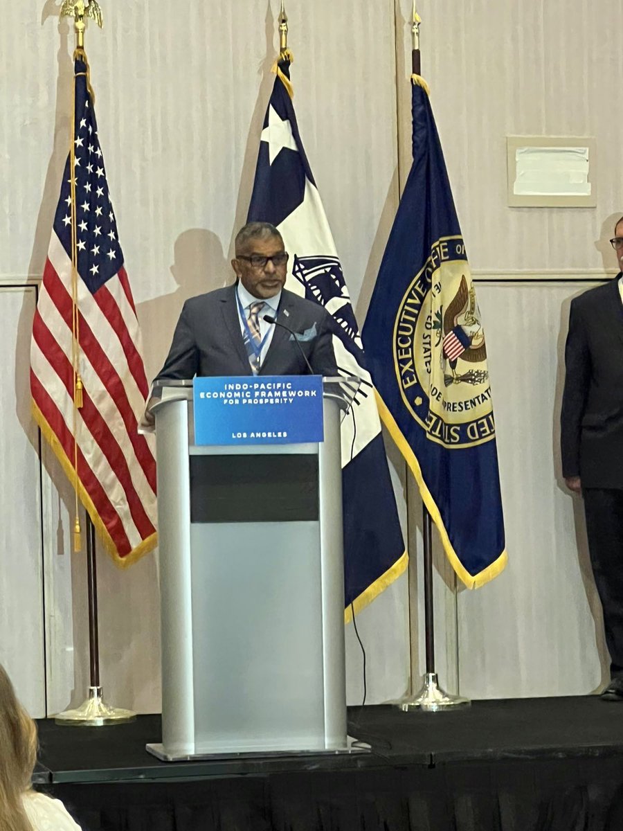 FaiyazKoya's tweet photo. (1/3) The #IPEF is the first for Fiji to join such an economic grouping. We’re determined to set higher standards in areas such as advancing the #digitaleconomy. We’re looking at quick wins too — beginning with an upskilling initiative that will provide education opportunities. https://t.co/IJwIICaN0f