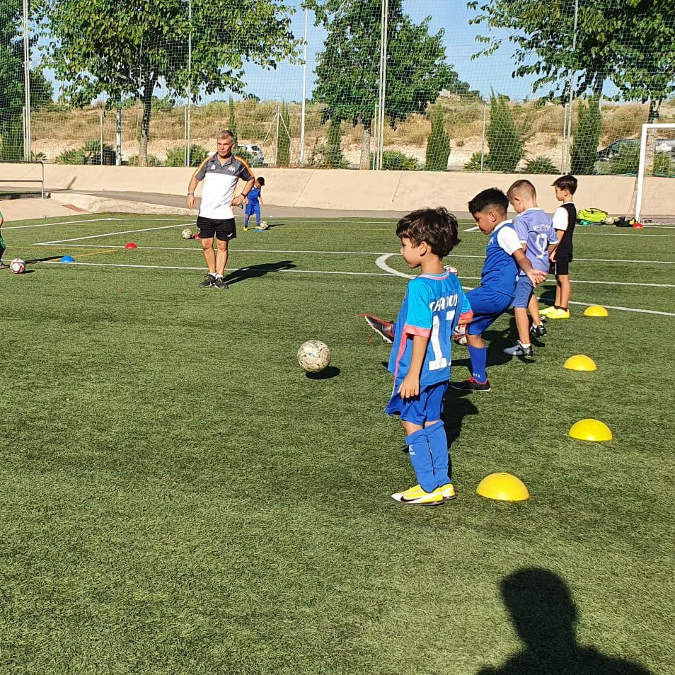 ‼️ NUESTROS PREBENJAMINES APRENDEN RÁPIDO‼️ 

Estos peques siguen muy atentos a las instrucciones que se les dan en cada entrenamiento. ⚽🦵

#yosoydeLaPuerta
cdlapuerta.es