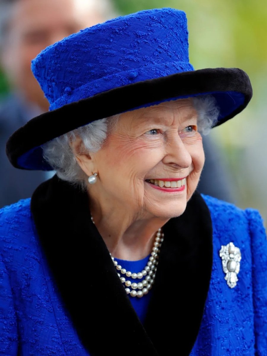 Little_D3m0n's tweet photo. Well London's bridge has really fallen down, at 96 years old, Queen Elizabeth II is dead...
Rest in peace https://t.co/2xxLAWYFg3