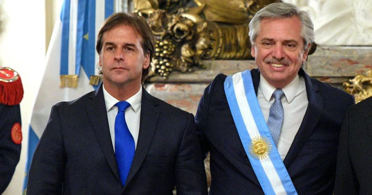 Los primeros días de setiembre se observó un fuerte crecimiento en la conversación vinculada con el presidente <a href="/LuisLacallePou/">Luis Lacalle Pou</a>. 
En este informe desmenuzamos las razones e impactos:  
dobleele.uy/2022/09/08/los…