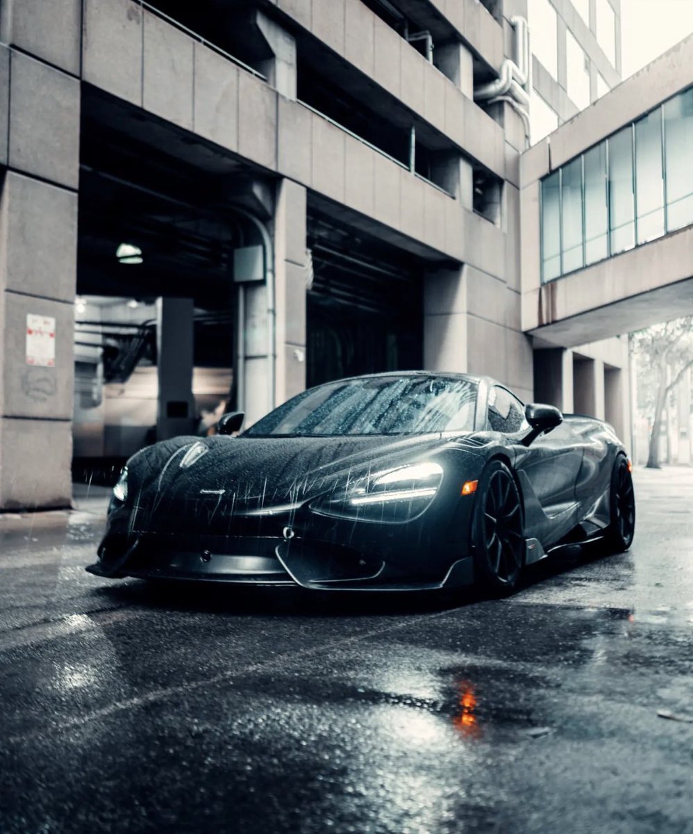 carpxrnpicx's tweet photo. McLaren 765LT https://t.co/a5GiHQA8IM
