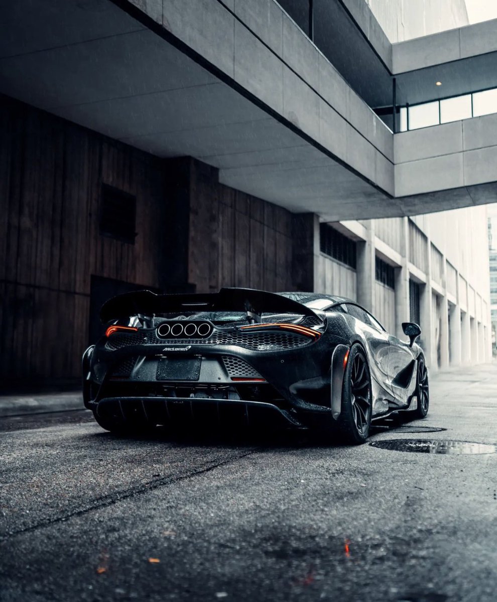 carpxrnpicx's tweet photo. McLaren 765LT https://t.co/a5GiHQA8IM