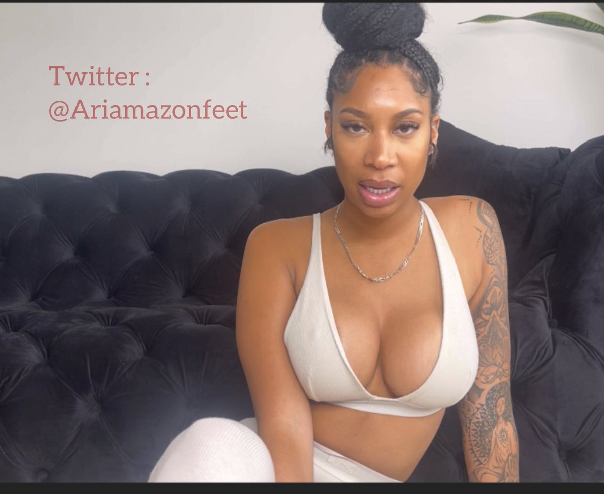 AriAmazonFeet's tweet photo. You will be gooning &amp; humping the floor through your cage to my new video. Needed to remind you that SIMPING &amp; edging HARD is the only way you can please me &amp; get my attention 
Femdom • findom • ebony feet • assworship https://t.co/qIi1rzNDER