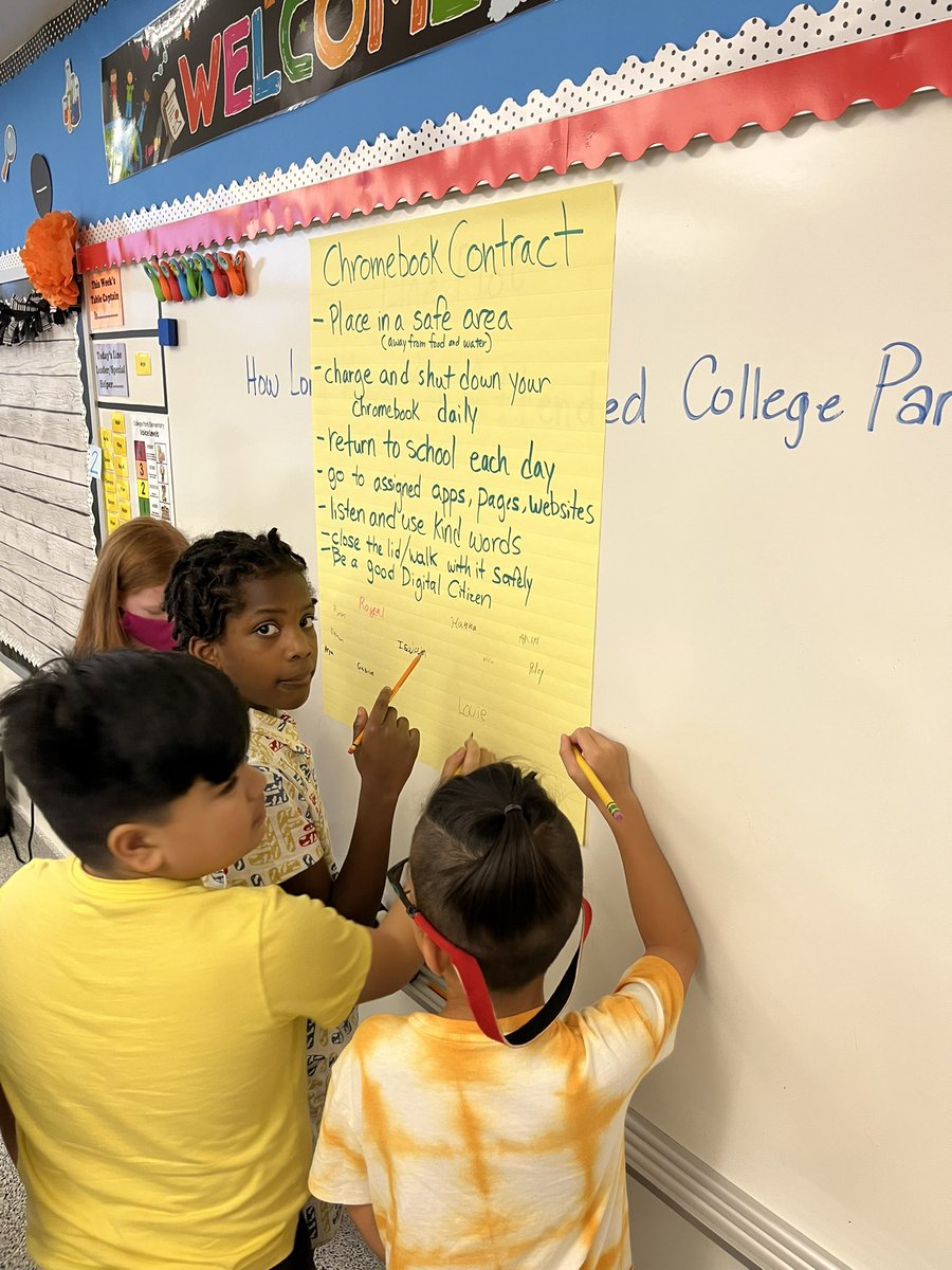 CPES4LIFE's tweet photo. 5th grade students created and signed their Chromebook 💻contract! What does it look 👀 like sound 👂 like and feel like 👍🏻? Working with @MrsHoldcraft ITS #digital-citizens @DrManigo @ladavids_a @ChelyseMiller #vbits https://t.co/JuHpRSTXna