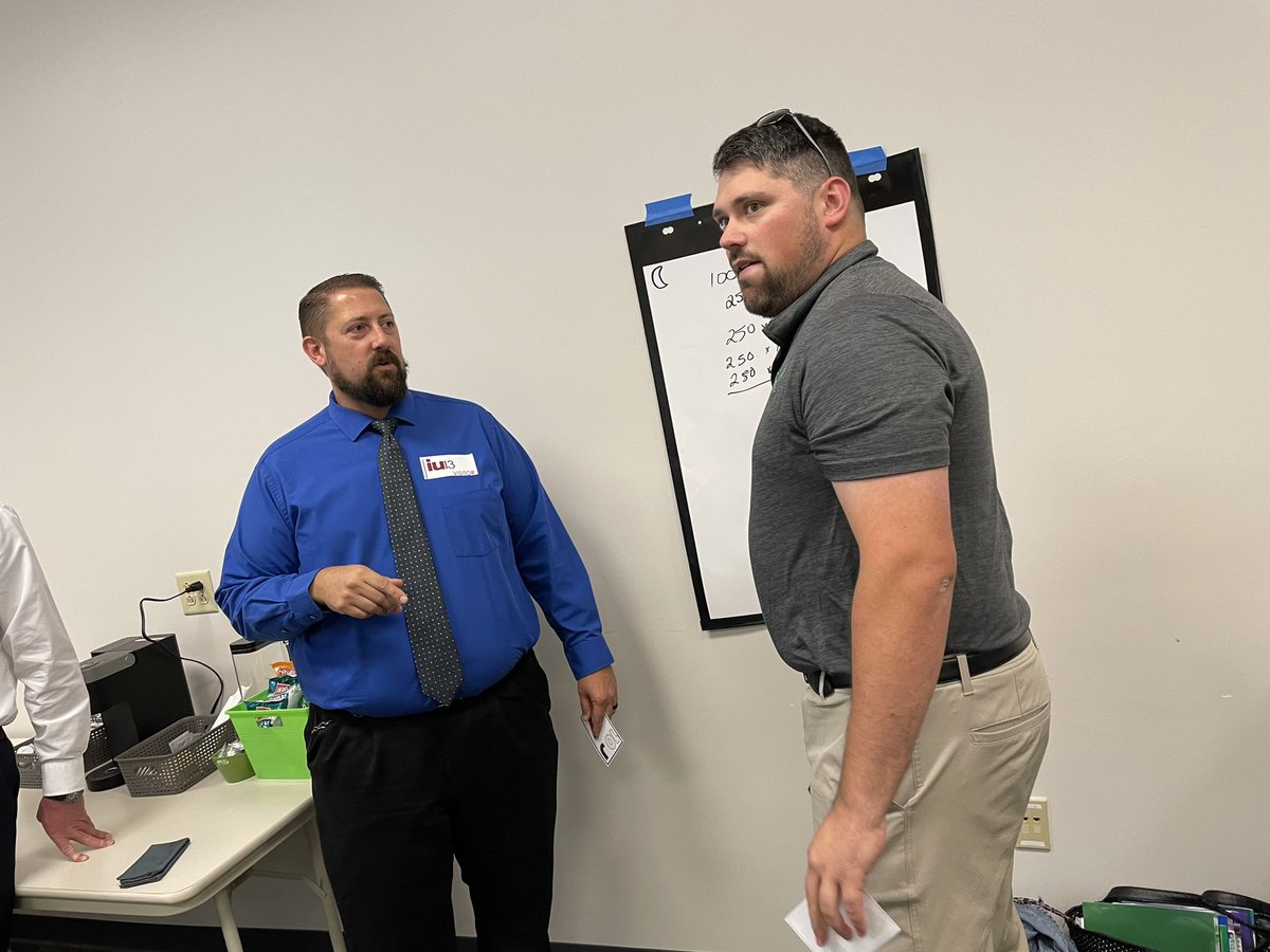 Wilkinson_STEM's tweet image. L-L leaders participating in a #thinkingtask using #verticalspaces in #visiblyrandomgroups @STEMatIU13  Loved watching the collaboration among the groups! @math_Fulton #buildingthinkingclassrooms in L-L!