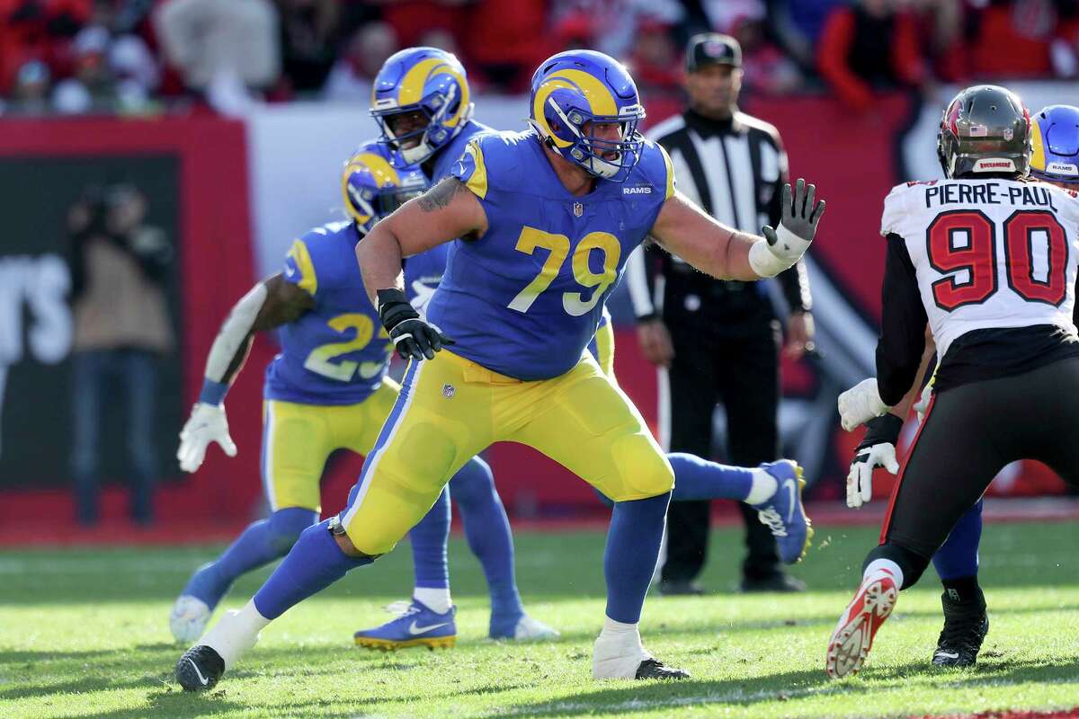 PoeskieA's tweet image. The Los Angeles Rams have re-signed right tackle Rob Havenstein to a 3-year contract extension, worth $34.5 million. The contract includes $24.1 million guaranteed. Havenstein, 30, played 15 games, with 15 starts,&amp;amp; 1 forced fumble recovery in 2021.
#LosAngelesRams
#RobHavenstein