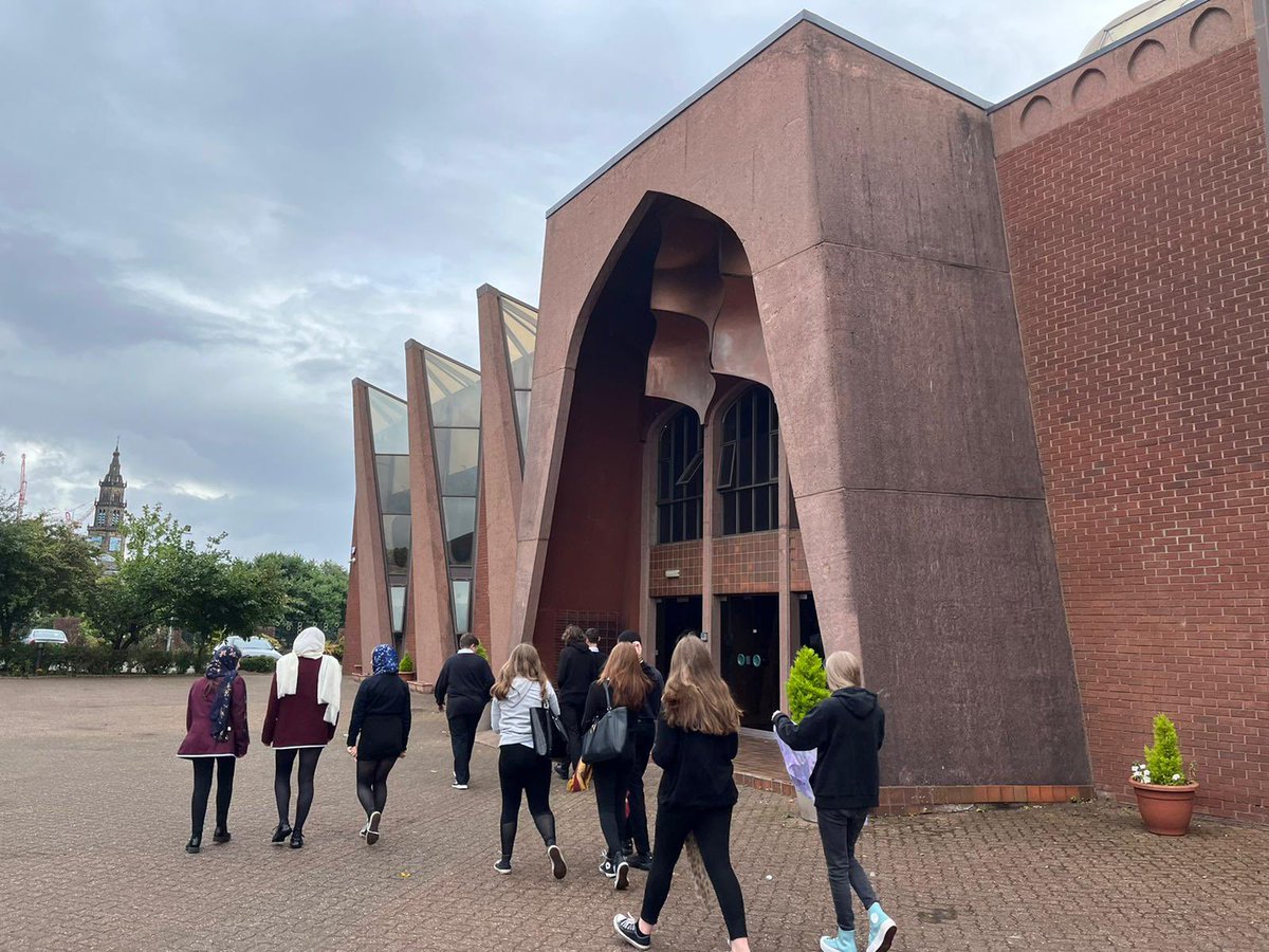 Really worthwhile trip to Glasgow Central Mosque today as part of our study of Islam.
Looking forward to continuing our discussions back in the classroom next week! #weareFHS