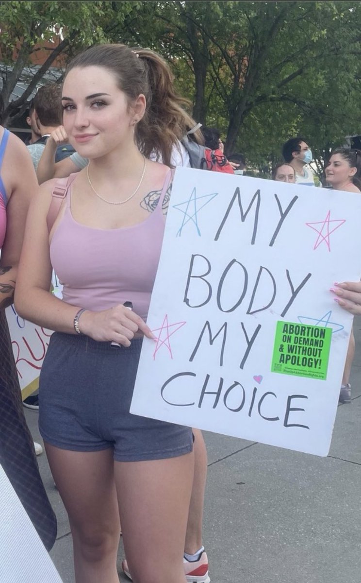 KaitlinFish8's tweet image. My beautiful daughter marching in Atlanta on June 25th. I’m so proud of her!! We will fight for our rights come Roevember!! #RoeRoeRoeYourVote #RoevemberIsComing #RoeChoice