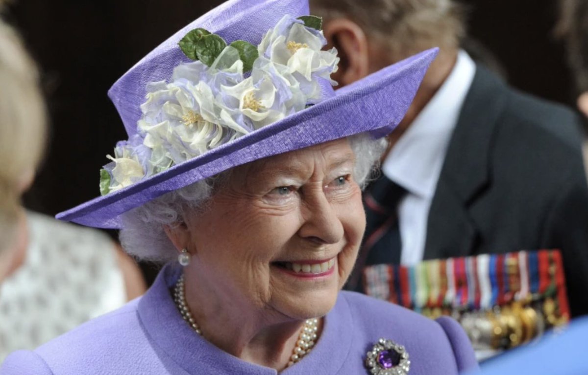 AJEnglish's tweet photo. @rorychallands Queen Elizabeth II, the longest-reigning monarch in UK history, died aged 96.

Here is an explanation of what happens next, including the protocol surrounding the accession of a new monarch ➡️ https://t.co/vohUvinEwz https://t.co/RW8pLfUZCB