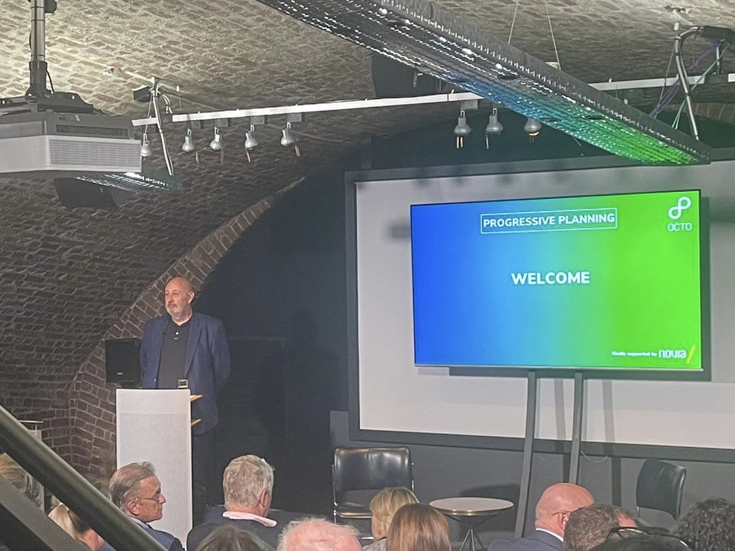 Lee Robertson FCSI FRSA tweet media