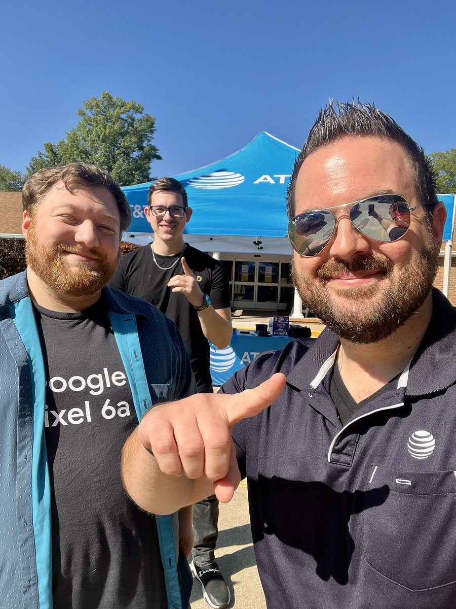 Such a beautiful day here in Ashtabula! We’re celebrating these awesome healthcare workers at Country Club Rehabilitation Campus 💫

<a href="/keroninc/">Keron Incarnato</a>