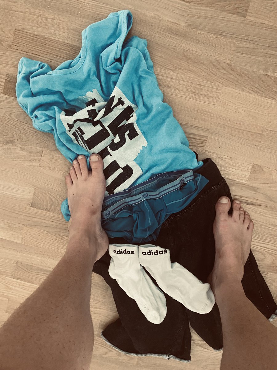 feettaps's tweet photo. 🧦👟🏃preparations for jogging! How do you go jogging?🏃🧦👟

try my free onlyfans:https://t.co/AohKAVijFK

#jogging #feet #feetfinder #feetfethish #onlyfans #onlyfansbabe #cashfag #findom #financialdomination #finsub #cashmaster #paypig #cashslave #master #sub #malefeet #feetfun https://t.co/ehhzpSgVRI