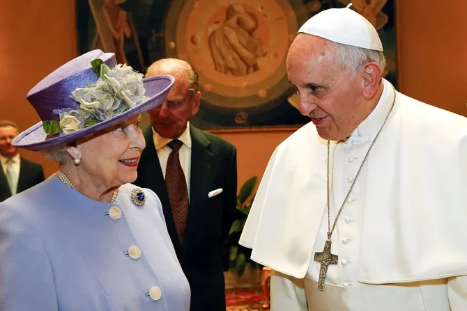catholicpostuk's tweet image. #PopeFrancis pays tribute to #QueenElizabeth:
"I join all who mourn her loss in praying for the late Queen’s eternal rest, and in paying tribute to her life of unstinting service to the nation and the Commonwealth, her devotion to duty, her witness of faith in Jesus Christ.