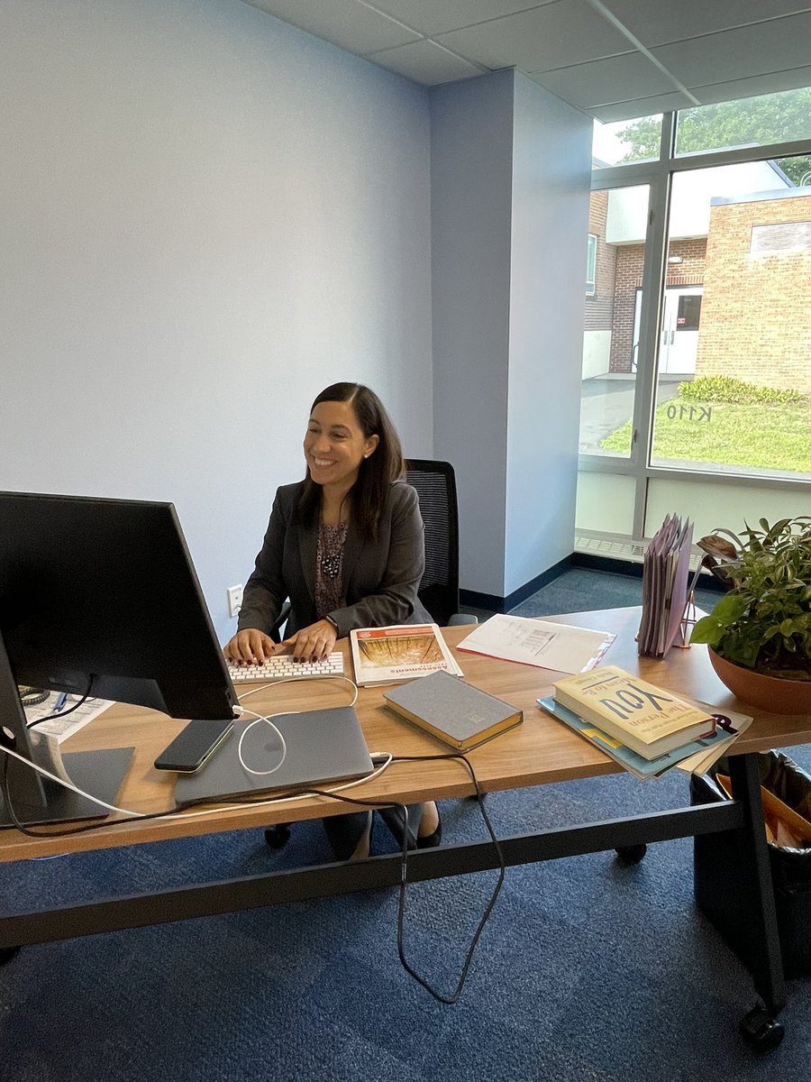 Alex Casabona’s new office! The Assistant Superintendent is settling in! <a href="/alexa3130/">Dr. Alex LaFontaine-Casabona</a> @MaryFordKLSD