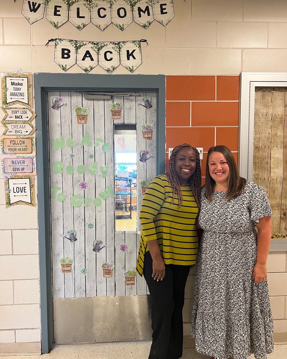 First Day of School! I am so excited to embark on my 4th year of teaching. Here’s to the 2022-2023 school year! 📓📚🥳
