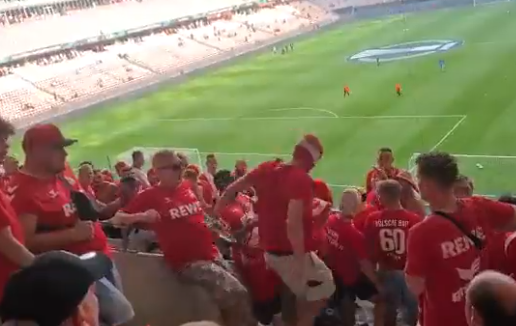 HotTexasKetel's tweet photo. @DettiFBei *omg* wie knapp...
der typ ist ziemlich sicher der typ, der den PSG-fan die tribüne runtergeschubst hat.
#maske #kleidung #schuhe #statur #hautfarbe
#effzeh #effzeh #OGCNKOE https://t.co/F5wUJokwMr