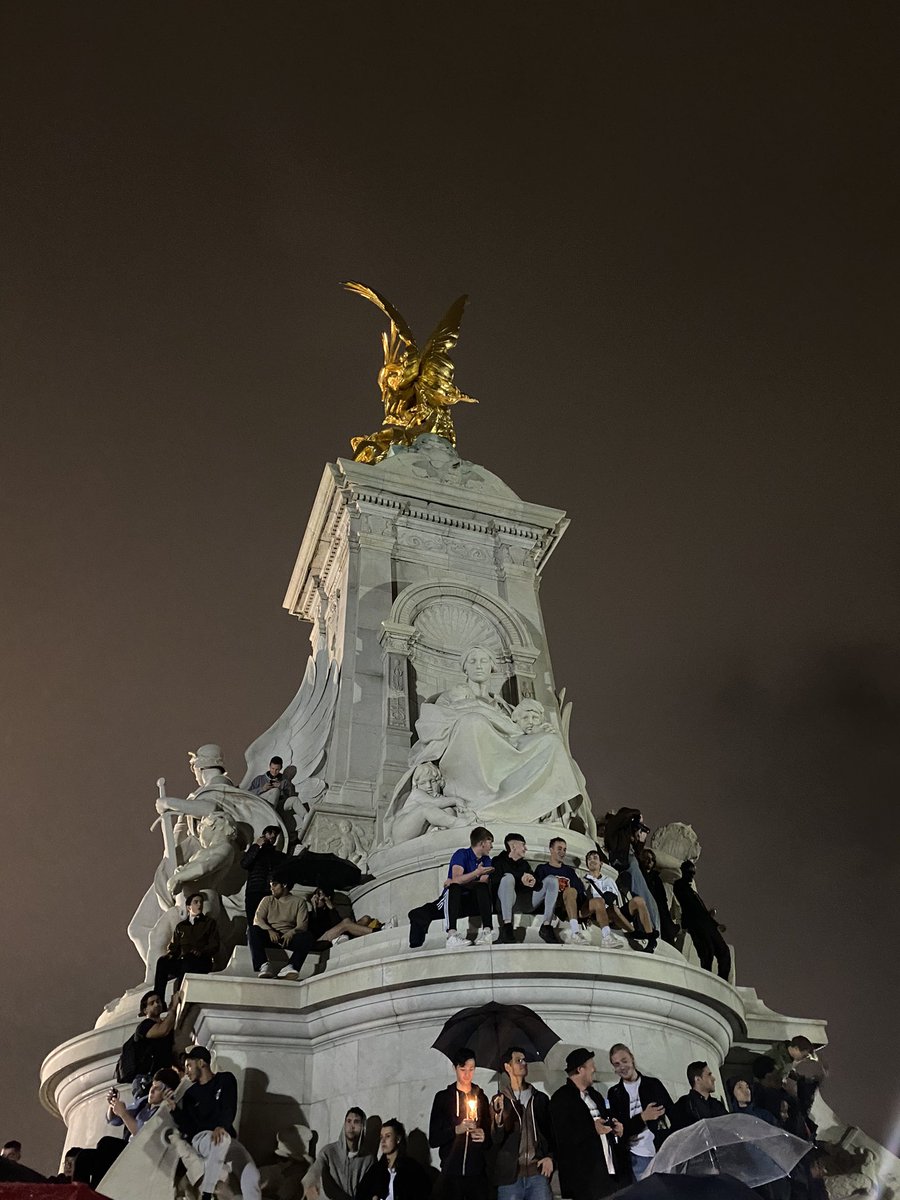 Helen Nash tweet media