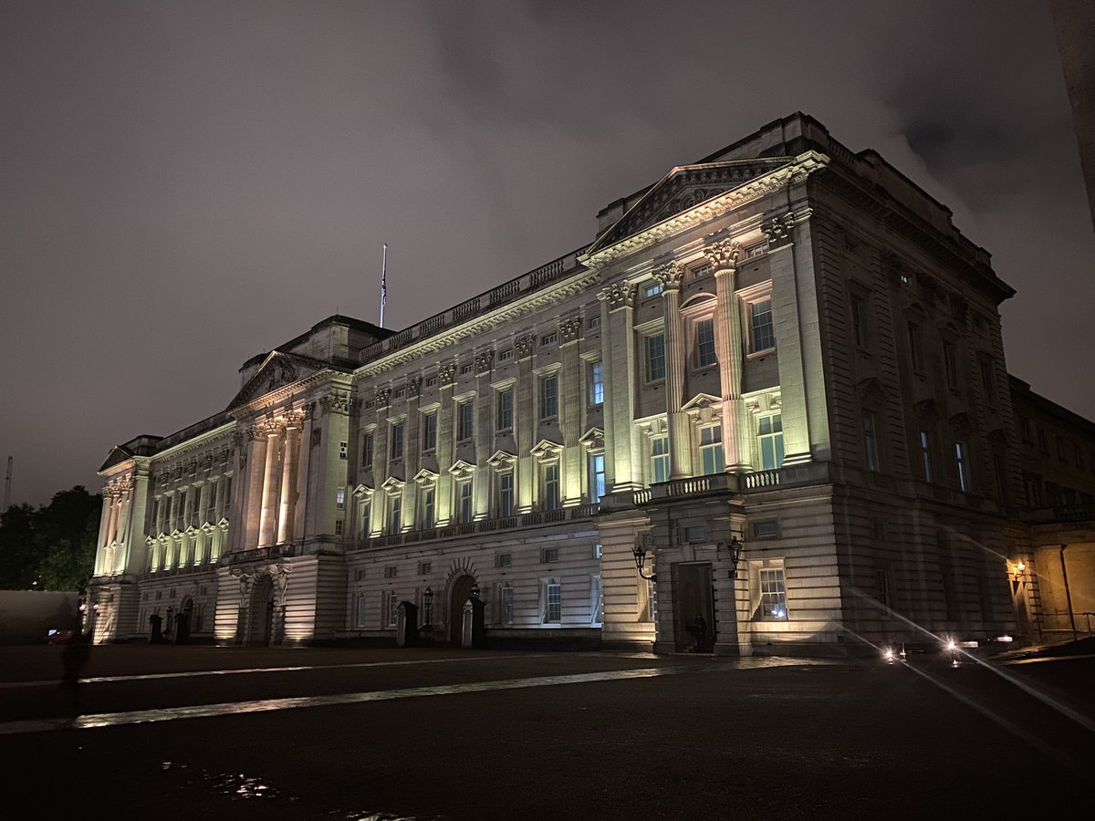 Helen Nash tweet media