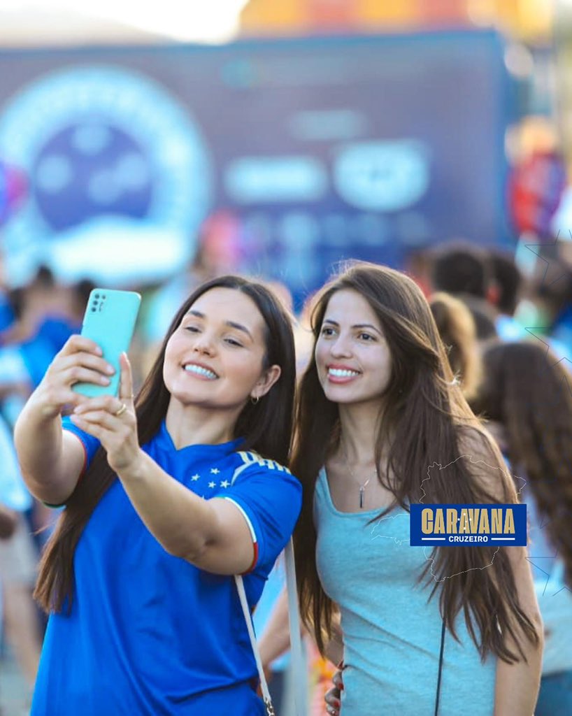 socio5estrelas's tweet photo. Ser @cruzeiro é bom demais!! 💙🦊

Estamos vivendo momentos incríveis aqui na #CaravanaDoCruzeiro em Montes Claros e o melhor é que ainda não acabou!!

Já já vai ter ídolos e mais a noite a transmissão do nosso jogo!

Lembrando que a capacidade máxima é de 3000 pessoas! https://t.co/Q27WVaRcPY