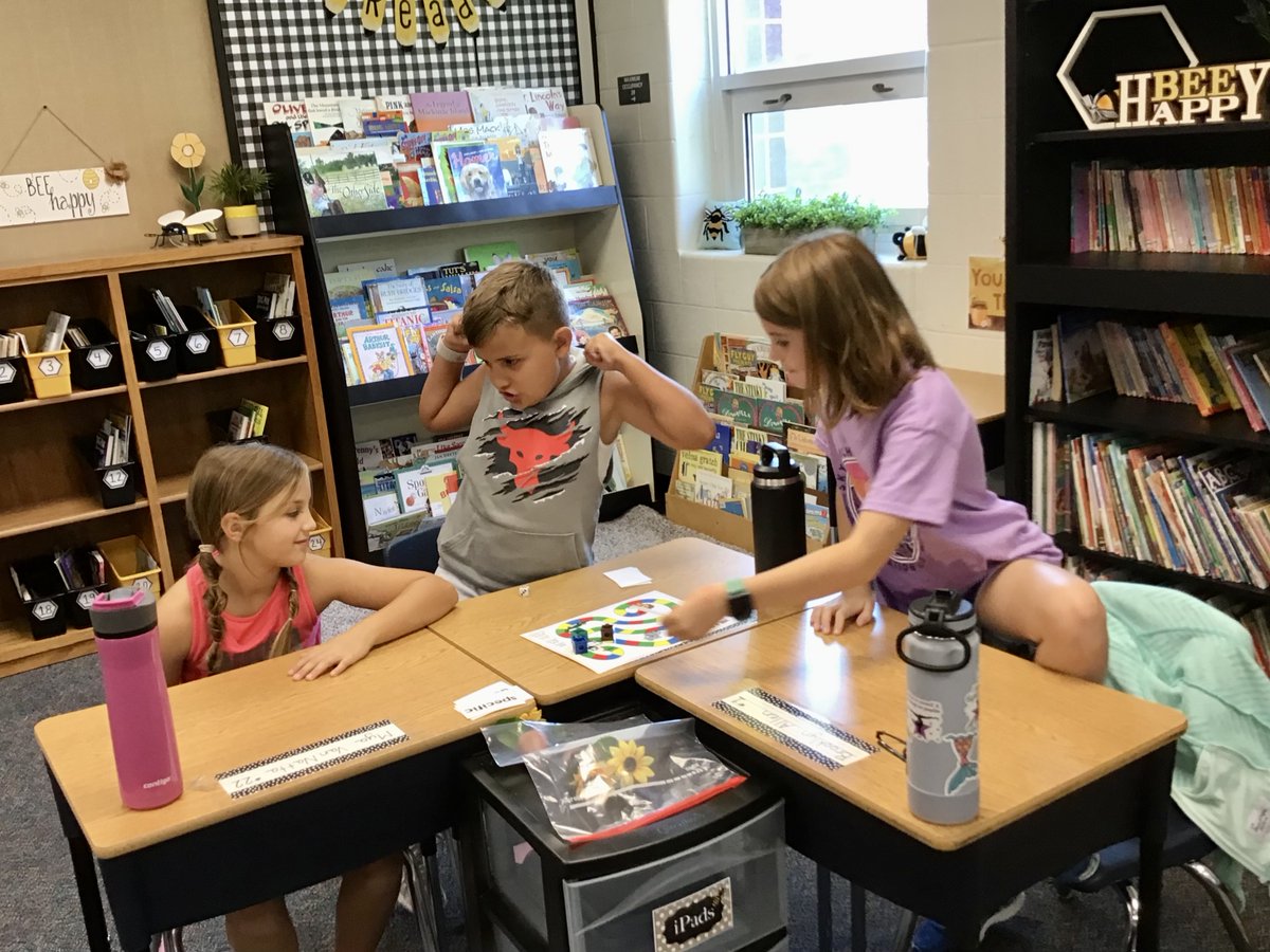SCLaraKruse's tweet photo. Making vocabulary review FUN with a board game 🎲 @ShoalCreekStars #synonyms #antonyms #definitions #cooperation #thirdgrade https://t.co/iG7TwDM0v0