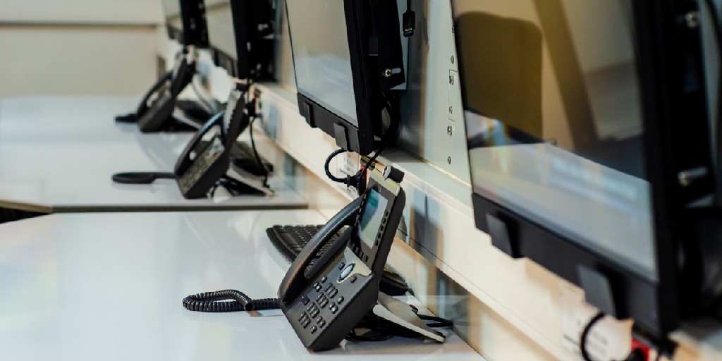 cdc_software's tweet image. #CallCenter agents have many calls to handle. It all comes down to selecting the right technology. Here are 3 reasons call center software is better than a #PBXsolution. bit.ly/3owIIML