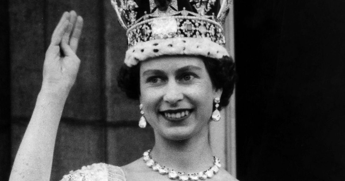 DaveyJMitchell's tweet photo. Goodnight ma'am 😢 #QueenElizabethII https://t.co/DDjdfw9ePe
