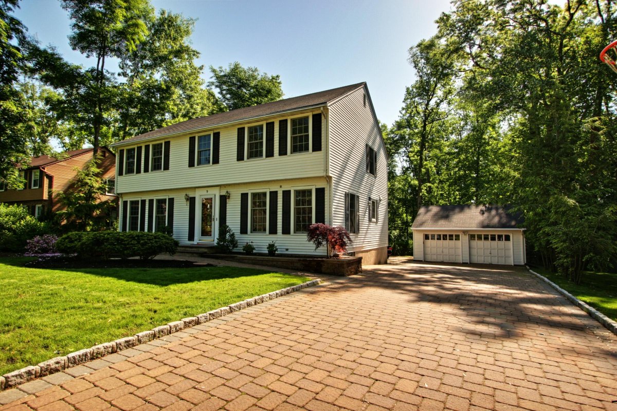RNElite's tweet photo. Check out our #listing in #Mahwah #NJ  #realestate #realtor https://t.co/4jCwOOPVyE https://t.co/aTV1Bi9H0b