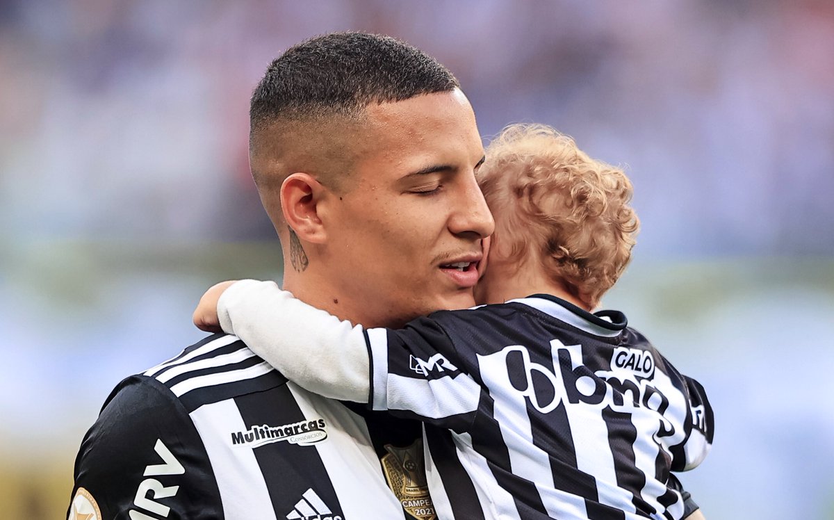 InfoGalo_'s tweet photo. Estamos contigo, ídolo. #ForçaArana 🖤 https://t.co/yU3Z21XKC4