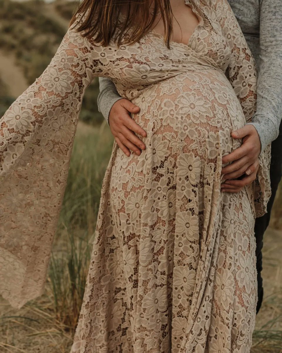 We got our maternity shoot photos back today and they're everything I expected and more 🥺🥺❤️ <a href="/ItsJustLeeHere/">Lee (Elpy) 🇮🇪</a>.
