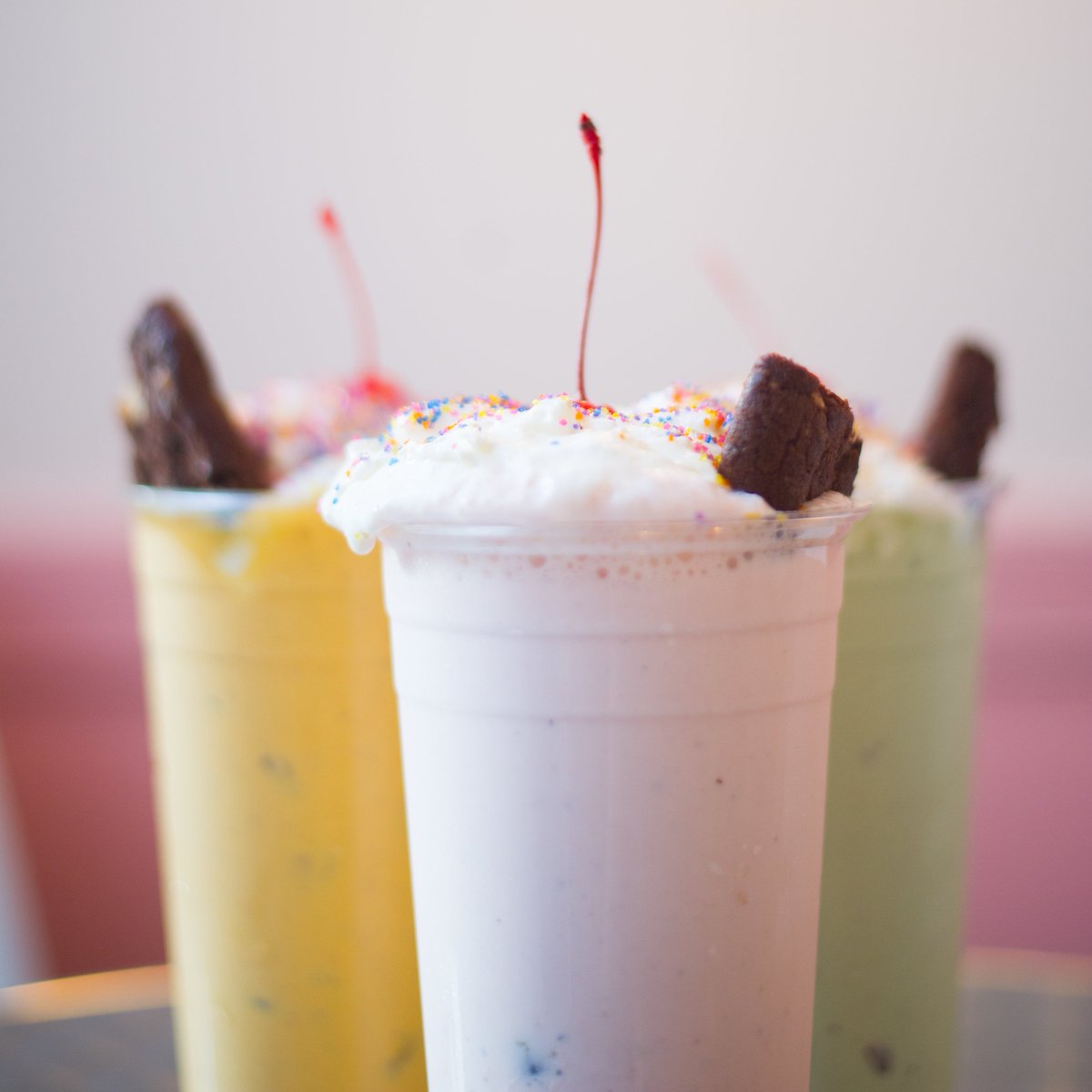 Craving something sweet lately? Let a Dough Shake help you out! Mix your favorite cookie dough and Ice cream to make a masterpiece, you cant go wrong!  🤩 🤩