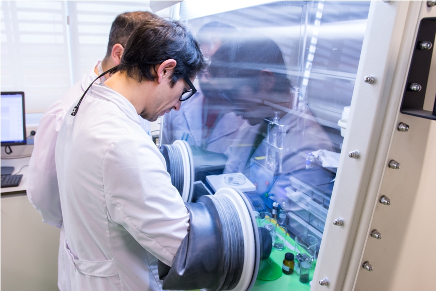 Transición energética

Avanza la producción nacional de #electrolito para celdas de #baterías de #litio

El #CONICET #LaPlata participa de un proyecto estratégico para el país que recibirá un financiamiento de más de 150 millones de pesos

👉bit.ly/3x63eIE