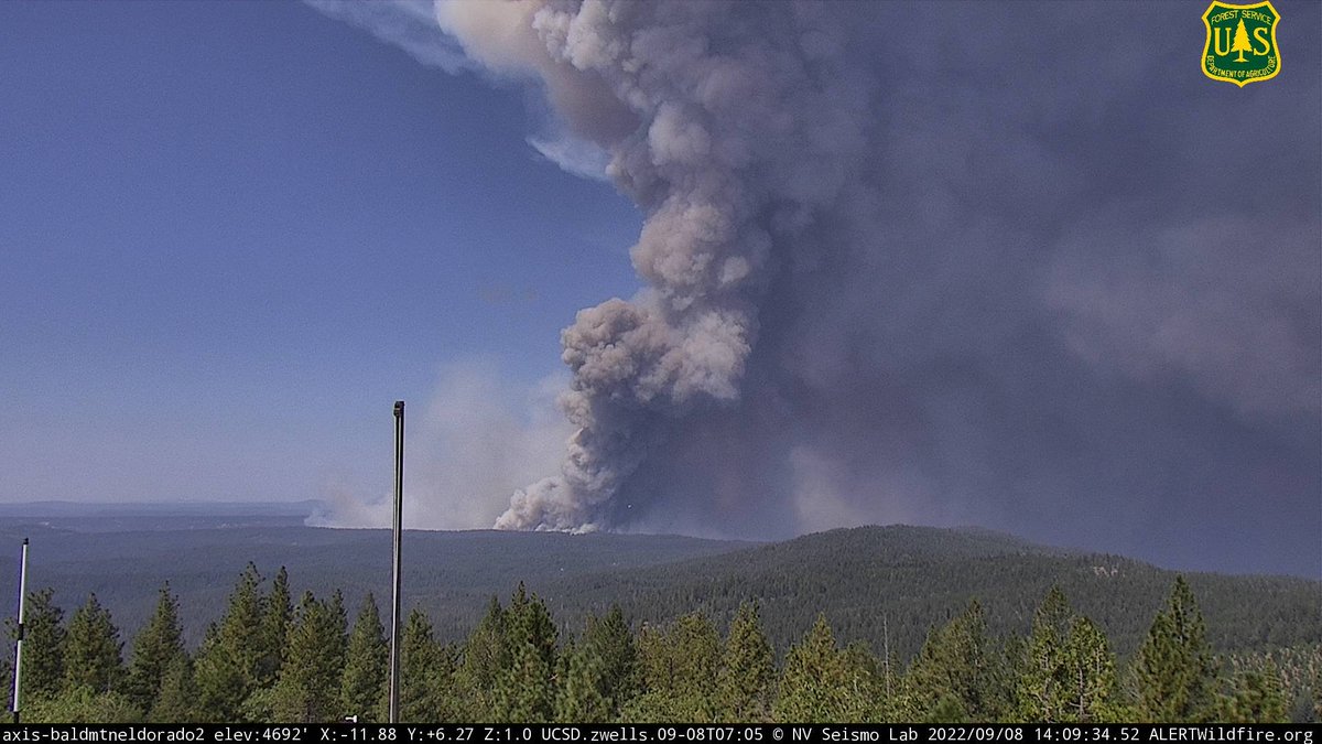 CAFireScanner's tweet photo. #MosquitoFire (#Foresthill, Placer Co, Tahoe NF) - The fire is impacting Volcanoville Rd &amp; has spotted over to the south side of road per radio traffic. First camera view is looking @ the south side of fire + 2nd cam is looking from the west. https://t.co/0PjAFAcOiE