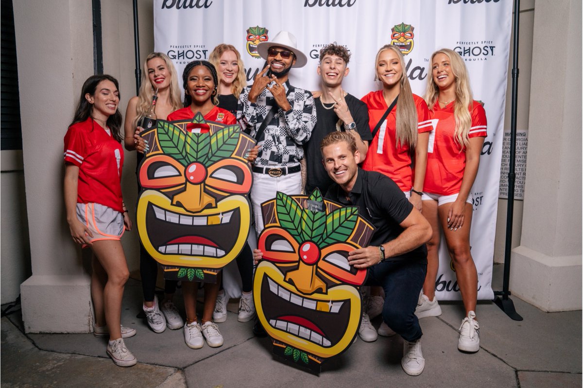 NextMarketing's tweet photo. The launch of @BulaFunApp's new social challenge app was a resounding success! We dare you to check it out on the Apple App Store and #PutABulaOnIt!
See you in Austin this Friday at WTF Icehouse.  

#experientialmarketing #baractivation #sponsorship #atlanta #austin https://t.co/4ViXBsn3UH