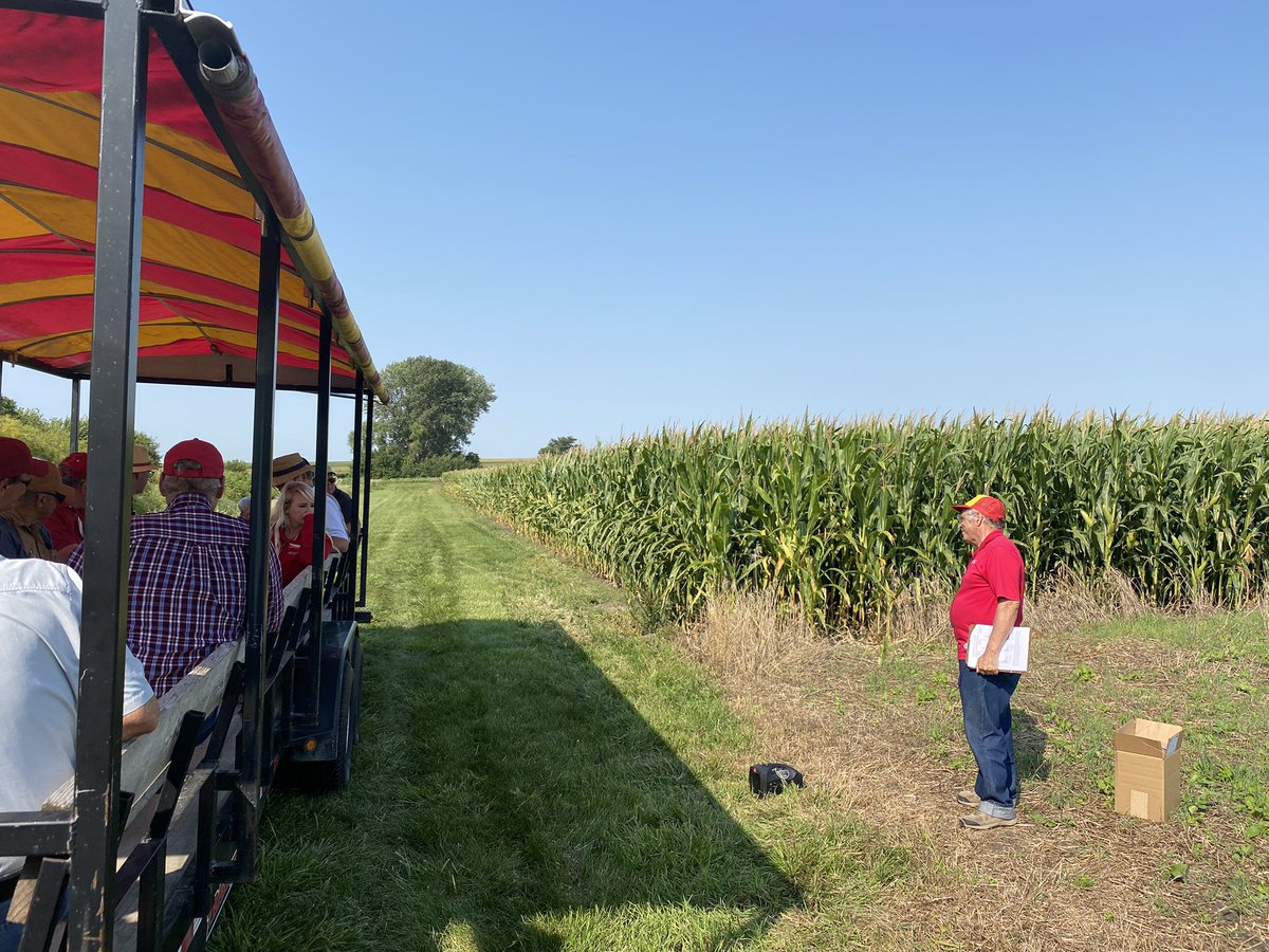 farmerdoug93's tweet image. Learning from ISU Extension this #CyHawkWeek at the @ISUNorthernRF in Kanawha.