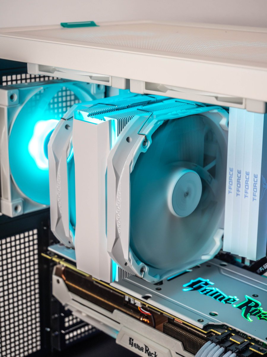 DeepCoolNA's tweet photo. Have you taken on our Lightning deal offer on AS500 and AS500plus yet? Save up to $15 off all AS series. 
There still time left. Deal ends 7:55PM PST. 

https://t.co/pJnZiN7GUw

#deepcool #lightningdeals #amazon #as500 #as500plus #aircooler #cpucooler #tech #amd #intel https://t.co/4WLDpFMPqn