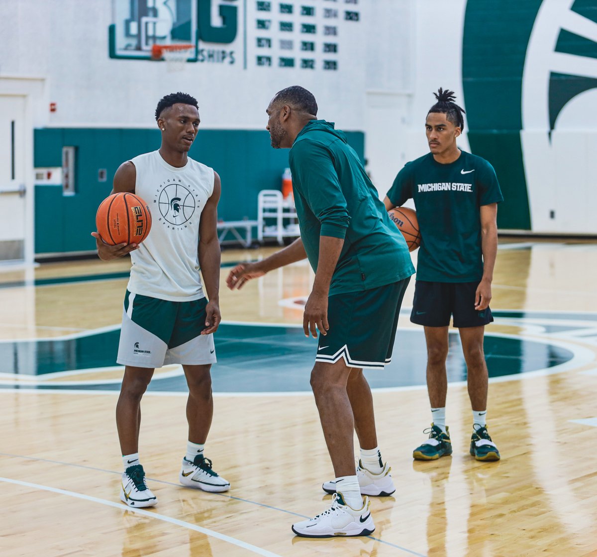 MSU_Basketball's tweet photo. Learning from the best. https://t.co/OC4JCUCN1S