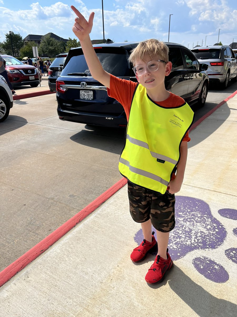 Thank you <a href="/MakeSmilesCount/">Hanis&StevensonOrtho</a> for keeping our patrols safe with the safety vests. They shined bright today! #mjejags
