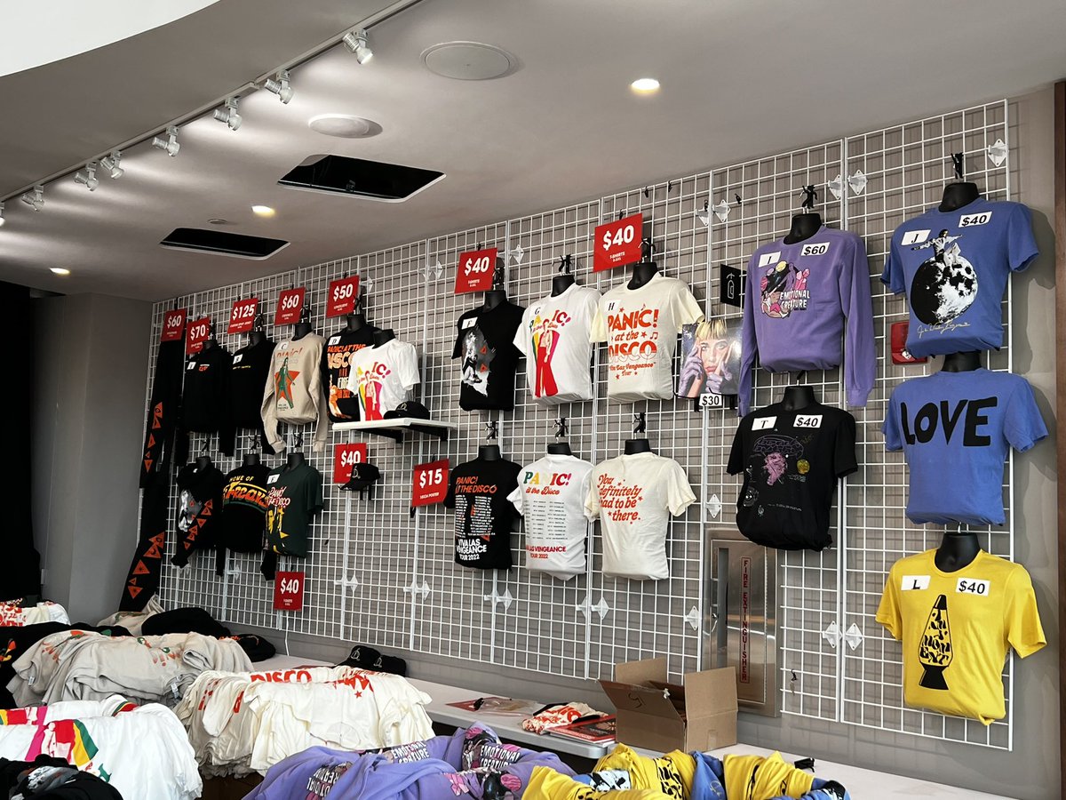 Panic! Updating tweet media