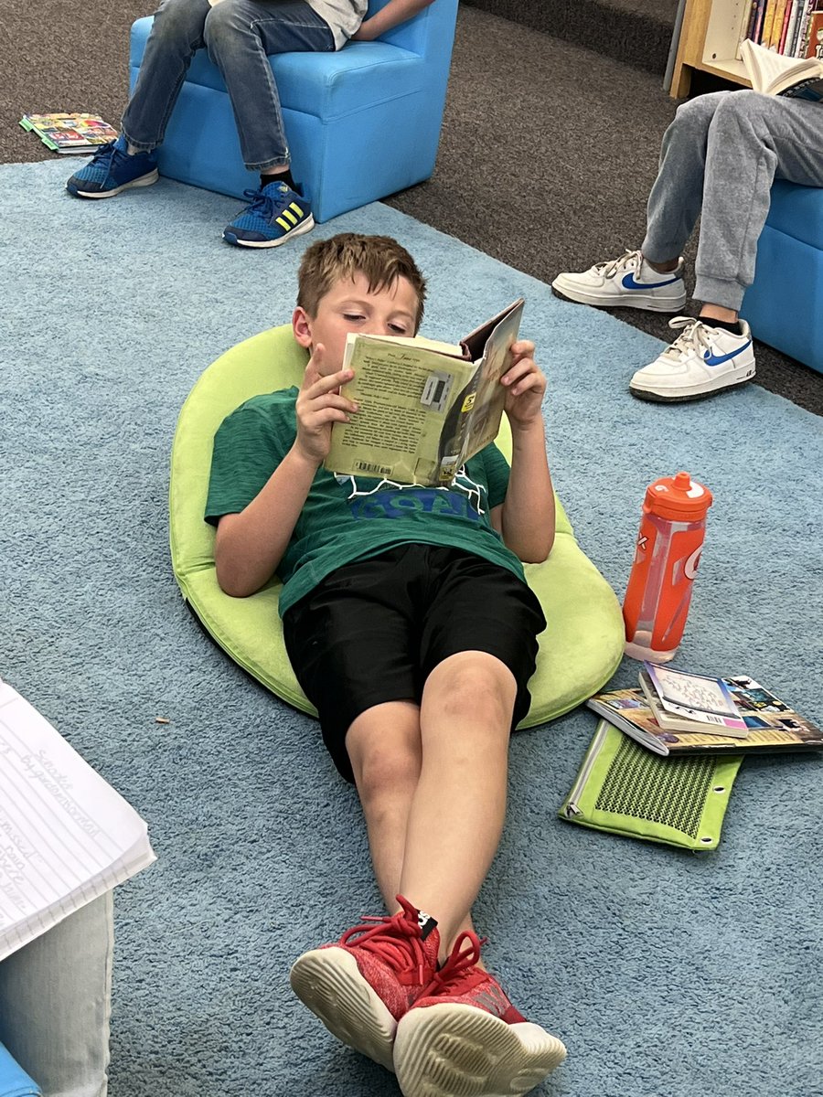 MrsEwing5th's tweet photo. Our reading workshop has been going amazing this year! We’ve spent a LOT of time building routines and expectations and these 5th graders are rocking it!!! #5thgrade #readingworkshop #d75reads #d75learns #mgwolves @mg75wolves #allwedoisreadreadread https://t.co/FHHRccWuKg